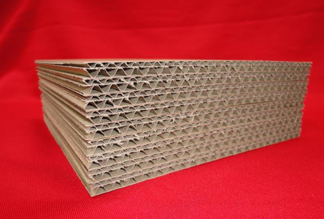 重庆江南平台厂：瓦楞纸板的种类